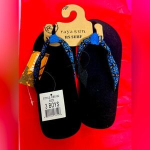 NWT Boys size 3 flip flops